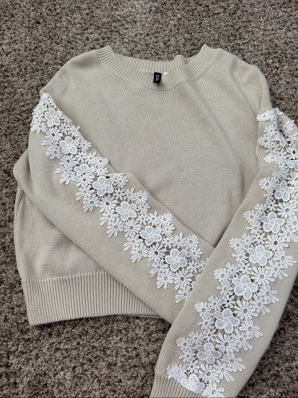 Divided H&M Floral-Appliqué Sweater XS